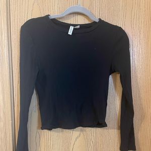cropped black long sleeve shirt